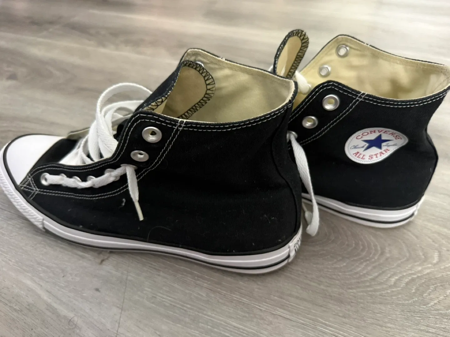 Converse sneakers image indicator(7)