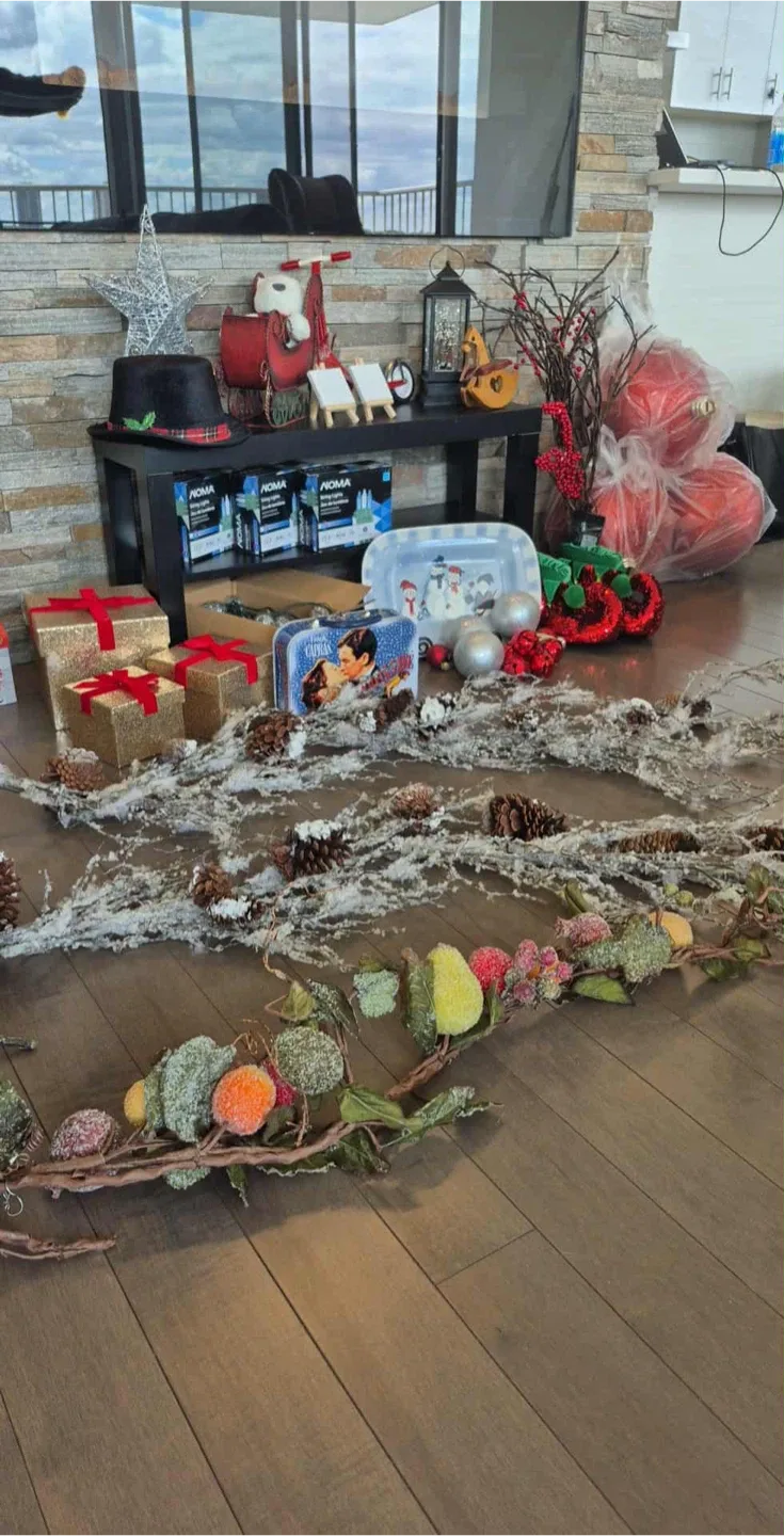 Holiday Lot/Bunch - EVERYTHING IS INCLUDED IN IMAGE thumbnail