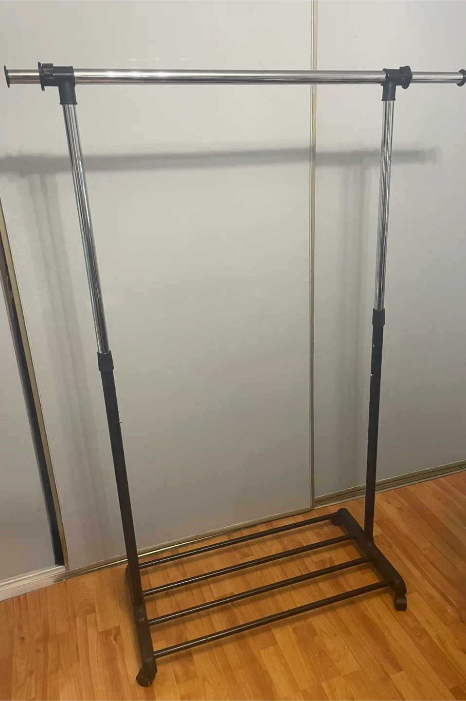 Adjustable Garment Rack thumbnail