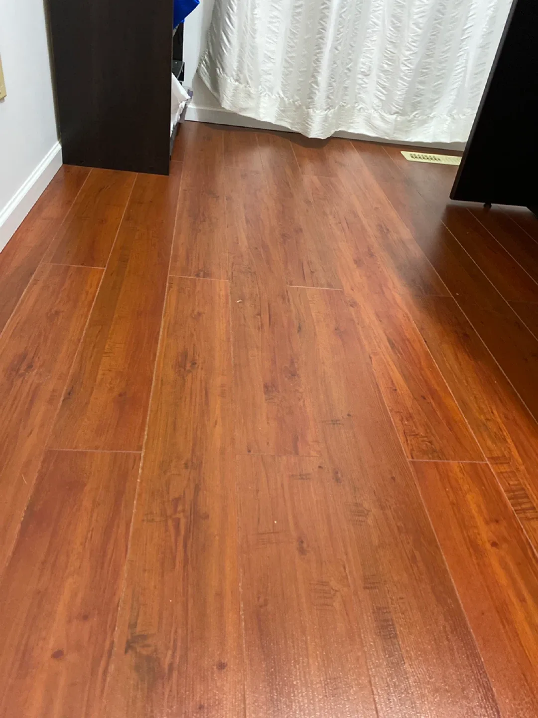 Aqua-Lock Pro-Series Laminate Flooring - Red Cherry image indicator(4)