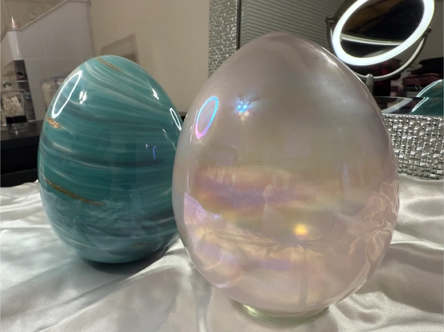 Decorative Glass Eggs image indicator(2)