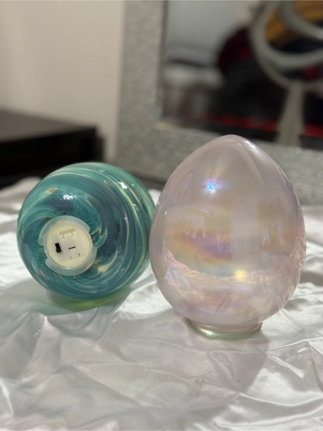 Decorative Glass Eggs image indicator(4)