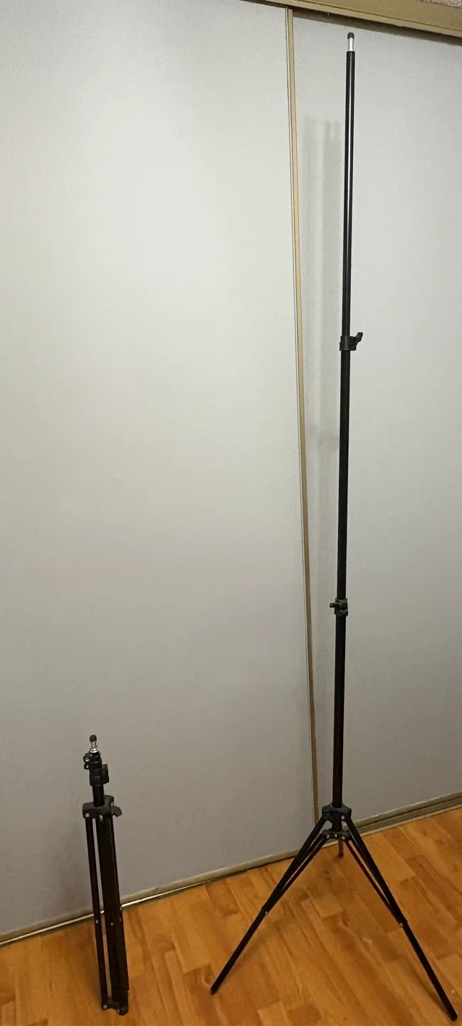 Adjustable Black Tripod Stand thumbnail
