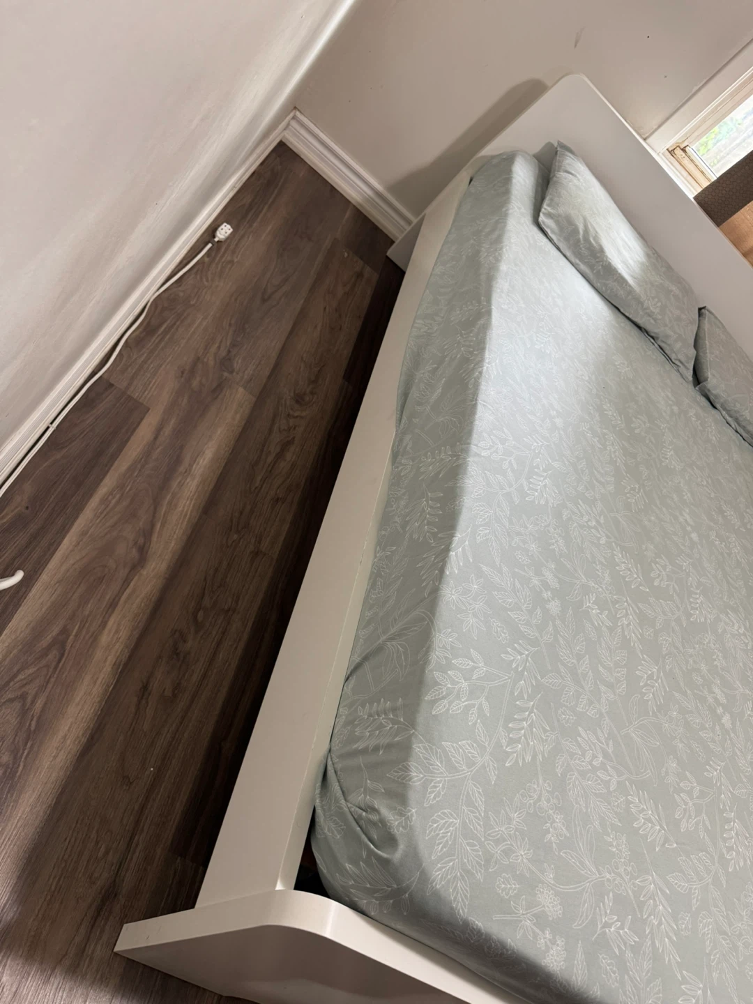 Ikea queen bed frame - photo 3