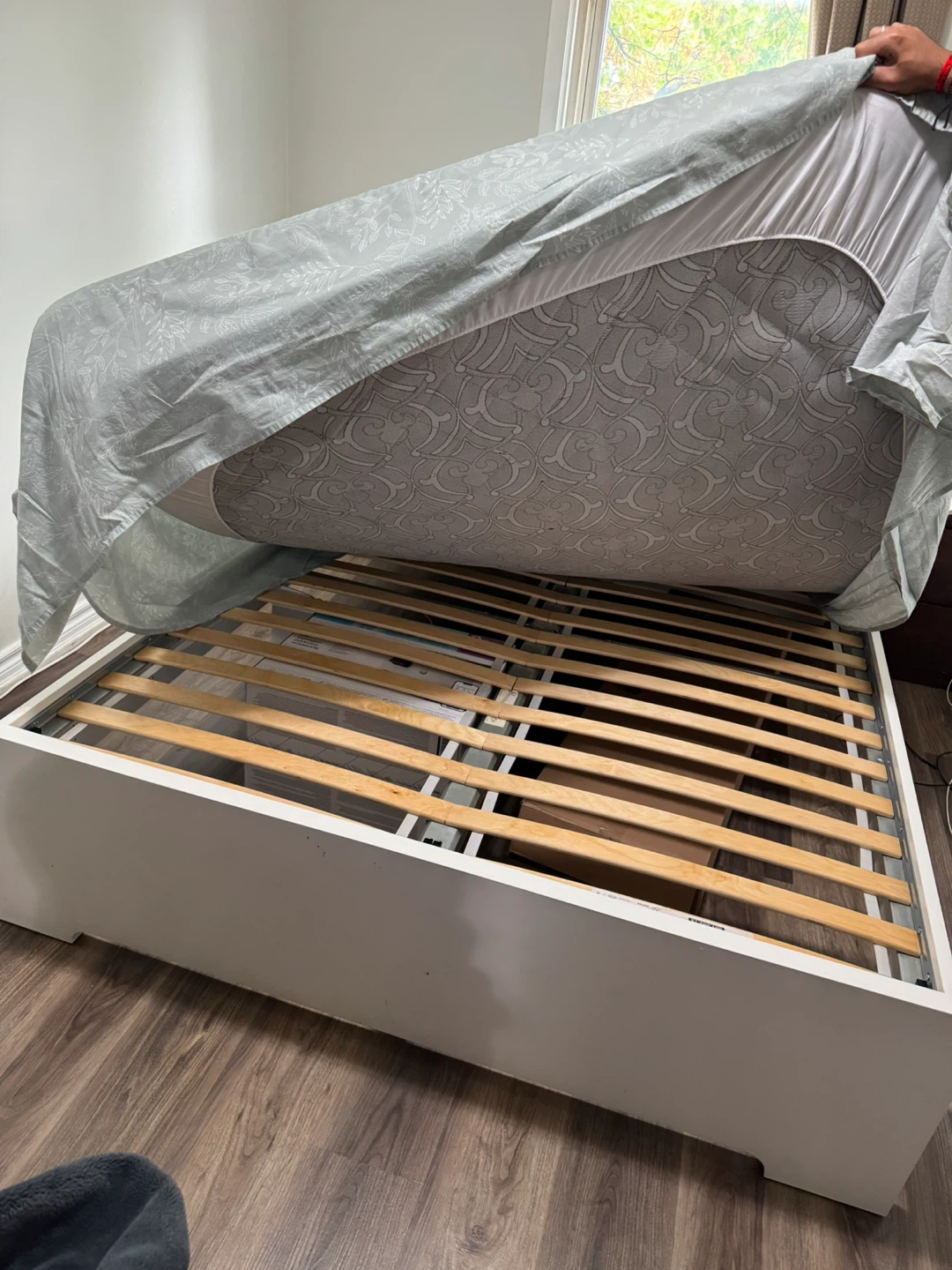 Ikea queen bed frame - photo 2