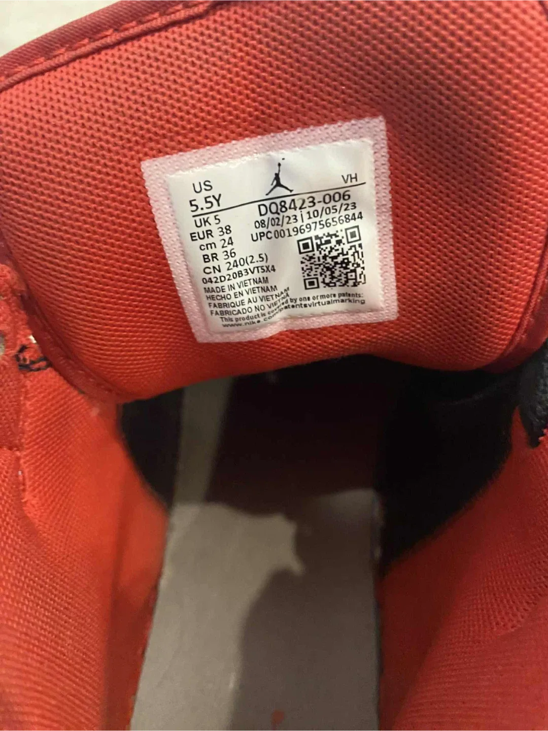 Air Jordan 1 Mid Black/Grey/Red image indicator(6)