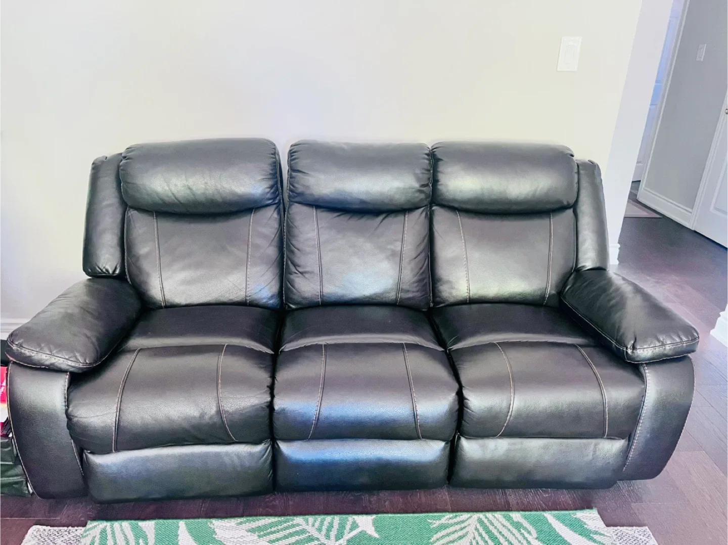Black Leather 3-Seat Reclining Sofa image indicator(7)