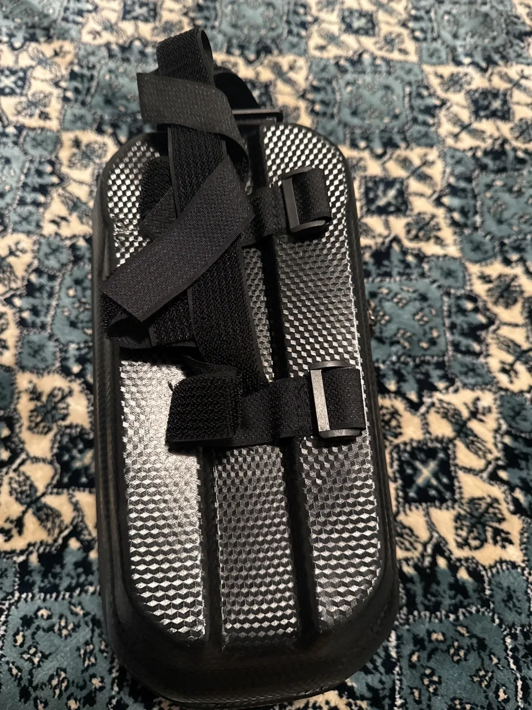 Black Hard Shell Bike Bag image indicator(2)