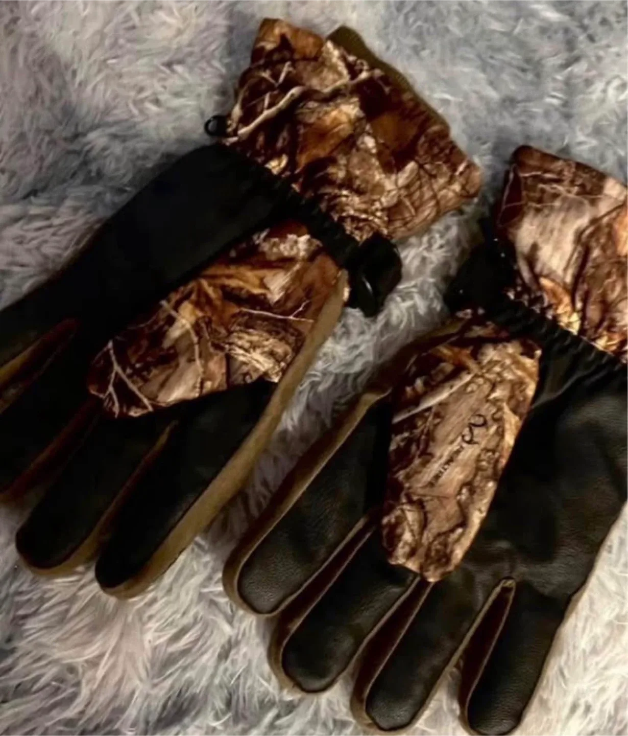 Realtree Men’s Silent Stalker Elite Dual layer Parka image indicator(9)