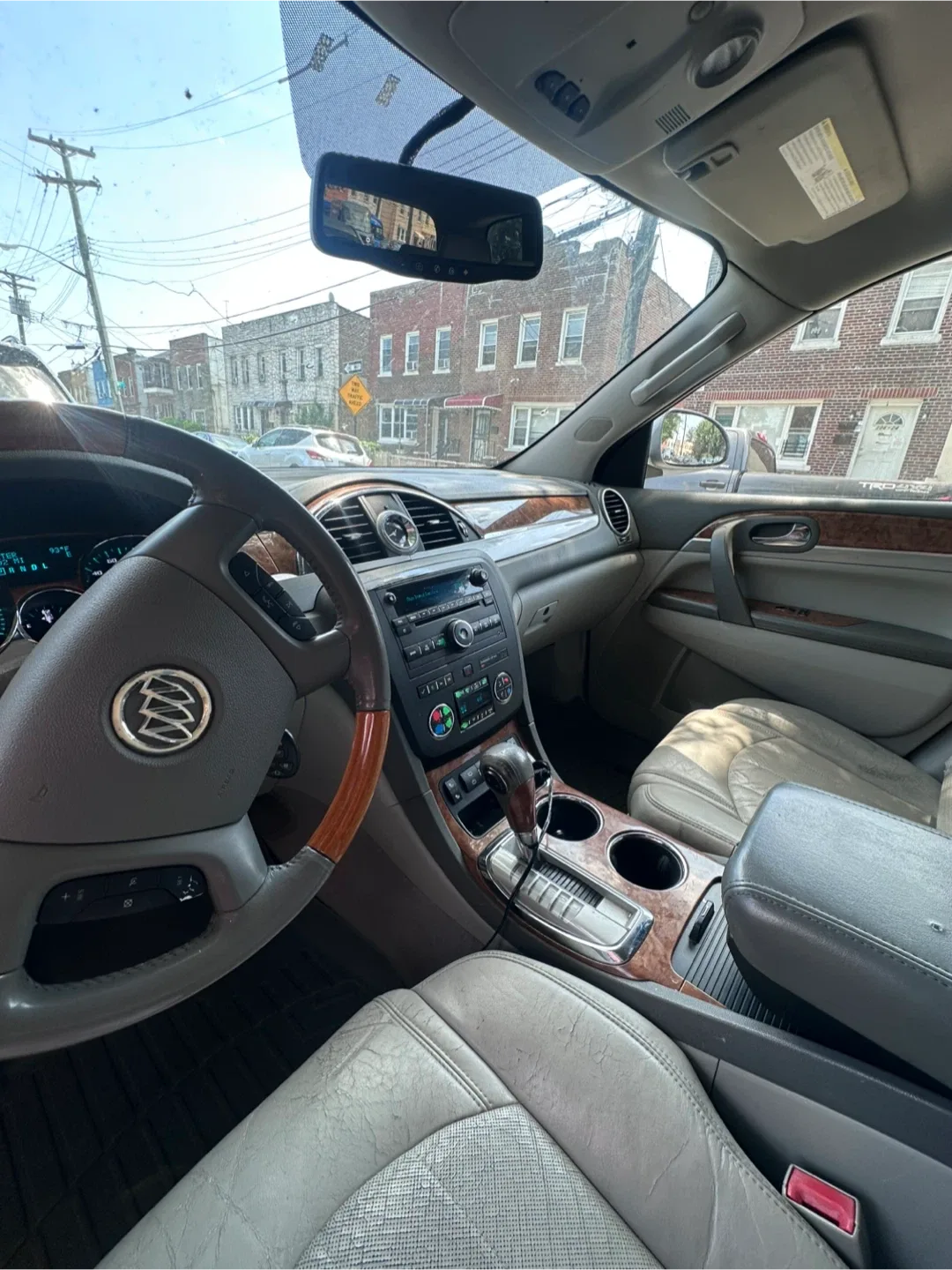 Silver Buick Enclave image indicator(2)