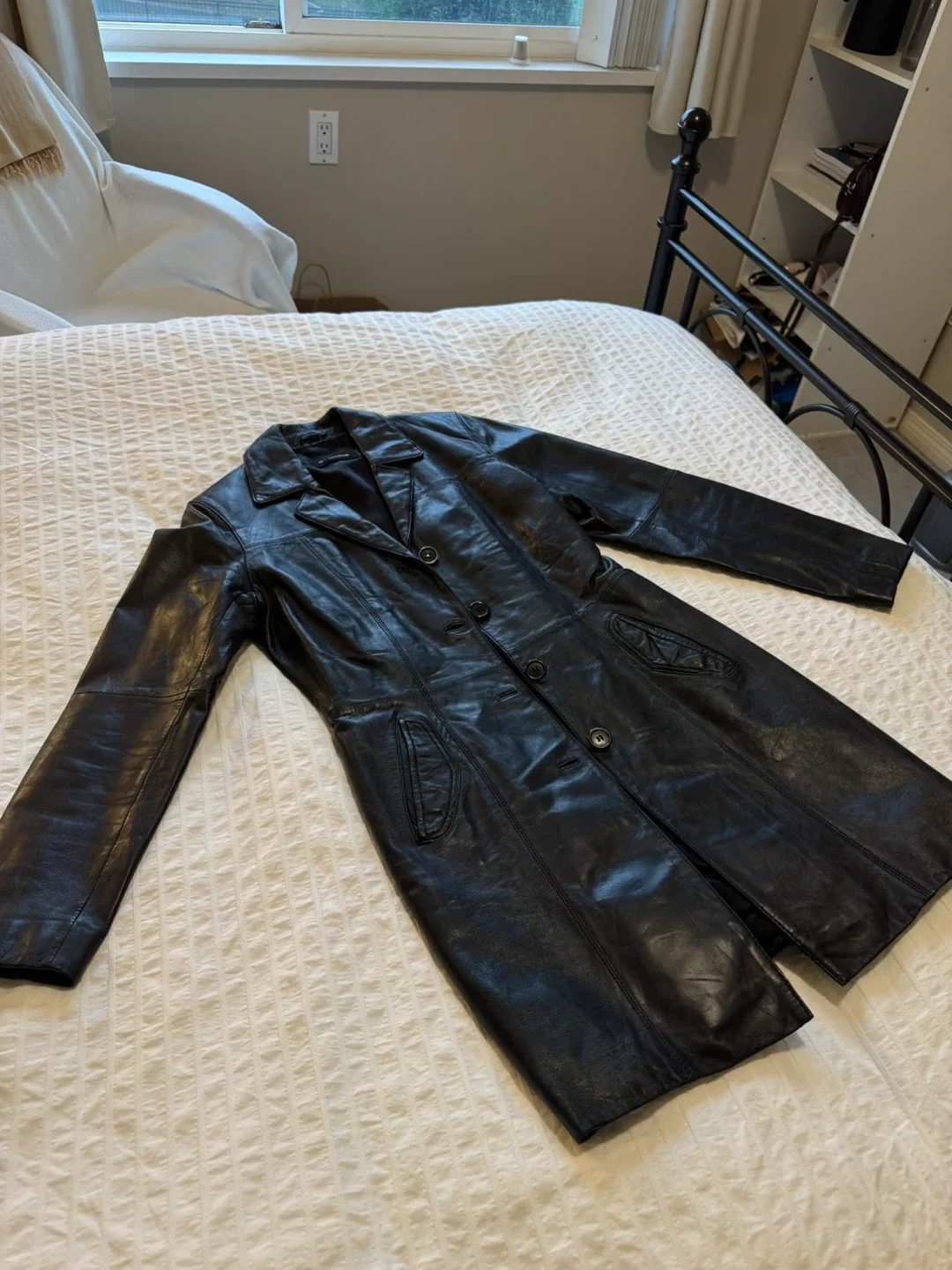 Black Leather Coat image indicator(5)