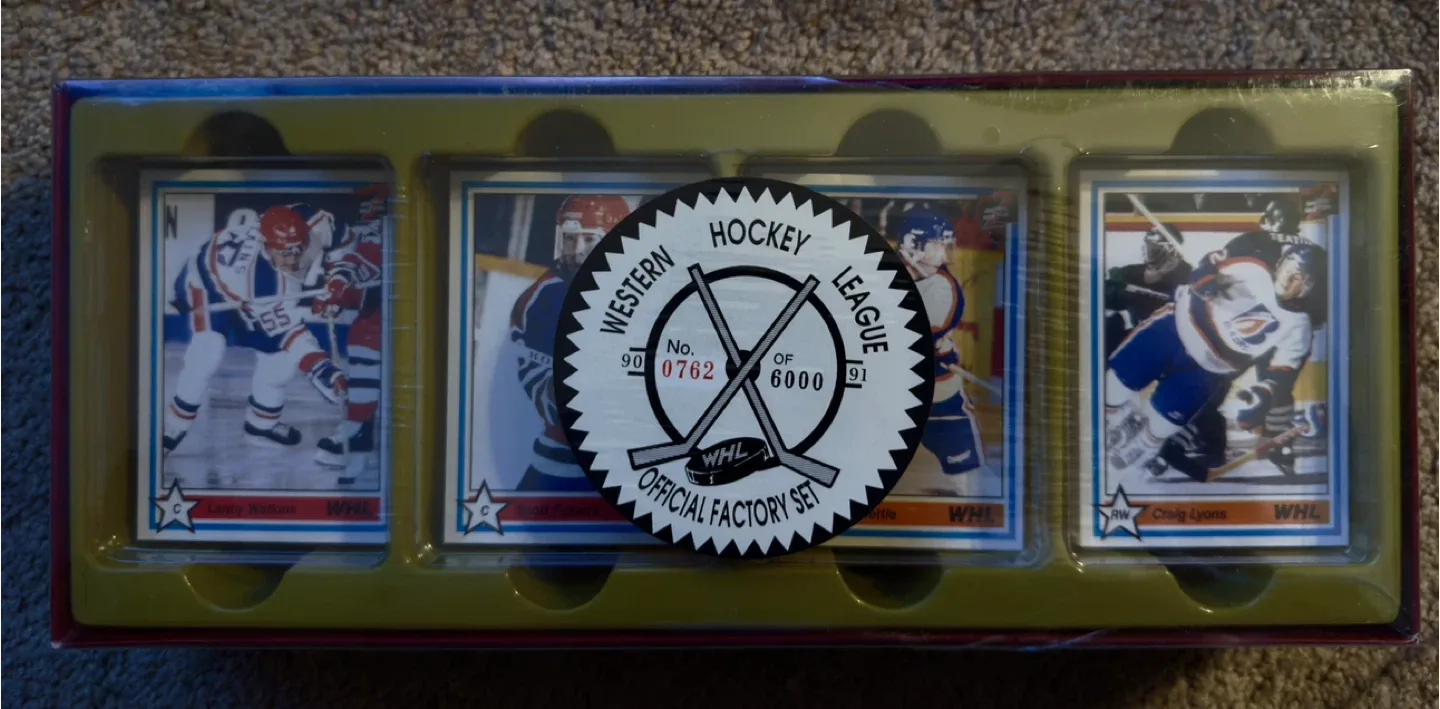 Sealed 7th Inning Sketch WHL Hockey Official Factory Set