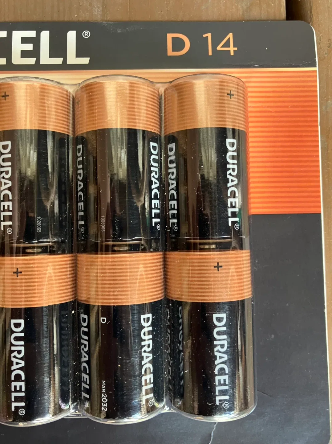 Duracell D Alkaline Batteries 14 Pack - Expiration March 2032 image indicator(3)
