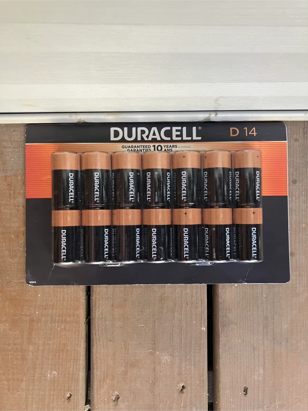 Duracell D Alkaline Batteries 14 Pack - Expiration March 2032 image indicator(8)