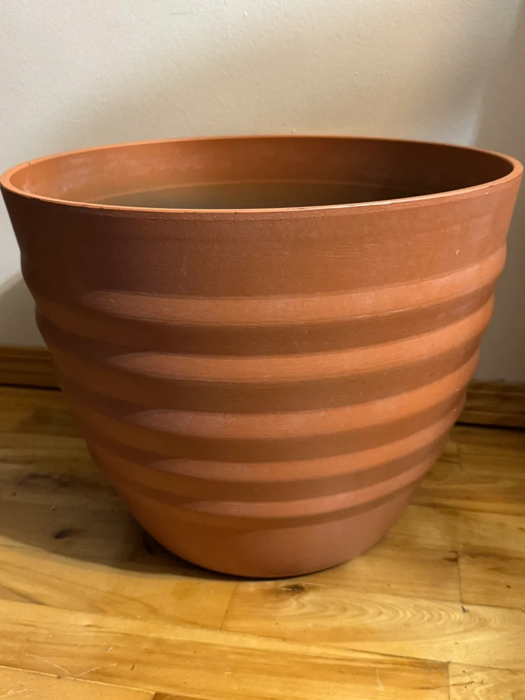 Large Plastic Flower Pot 2 thumbnail