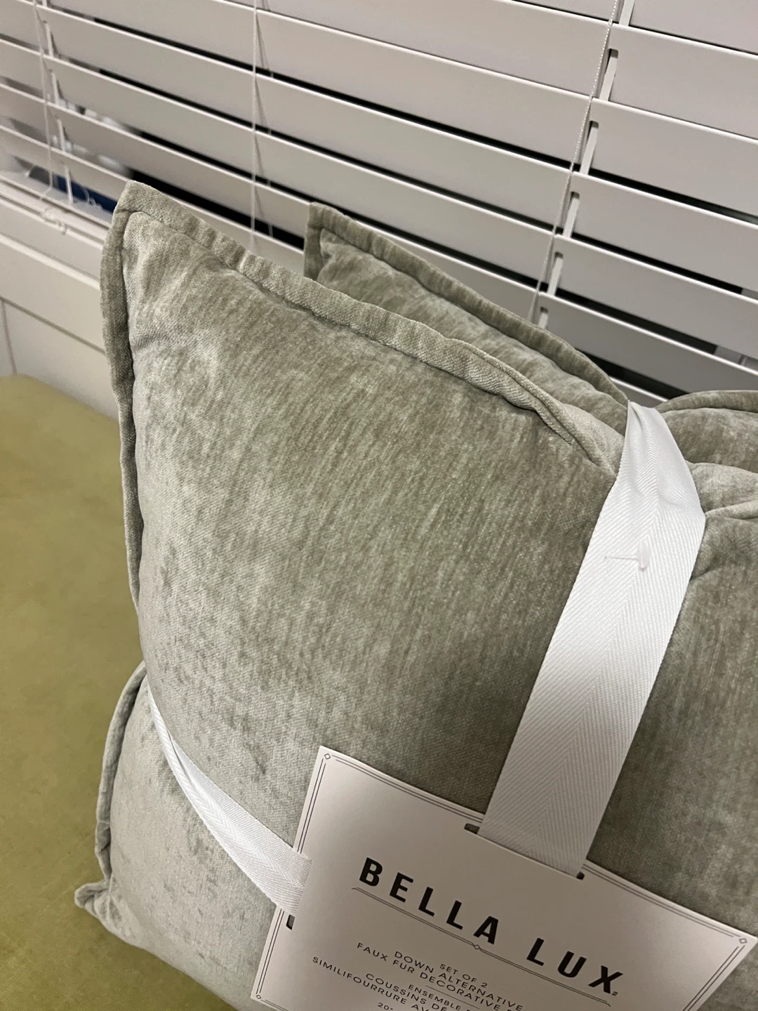 Bella Lux Decorative Pillows Set of 2 - New - photo 2