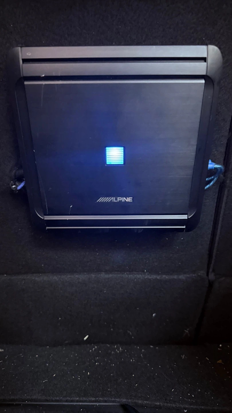 Sundown Audio Subwoofer & Alpine Amplifier