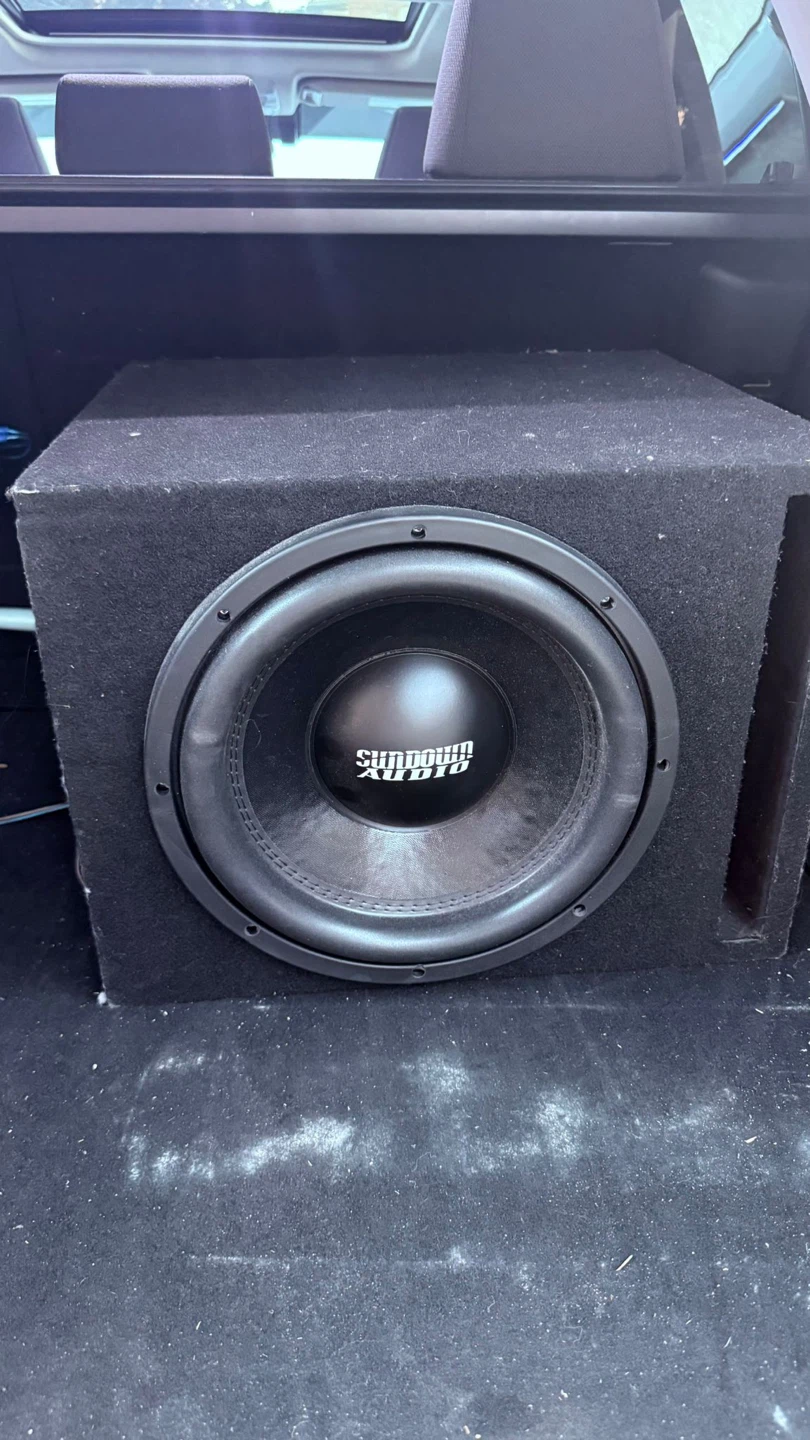 Sundown Audio Subwoofer & Alpine Amplifier - photo 2