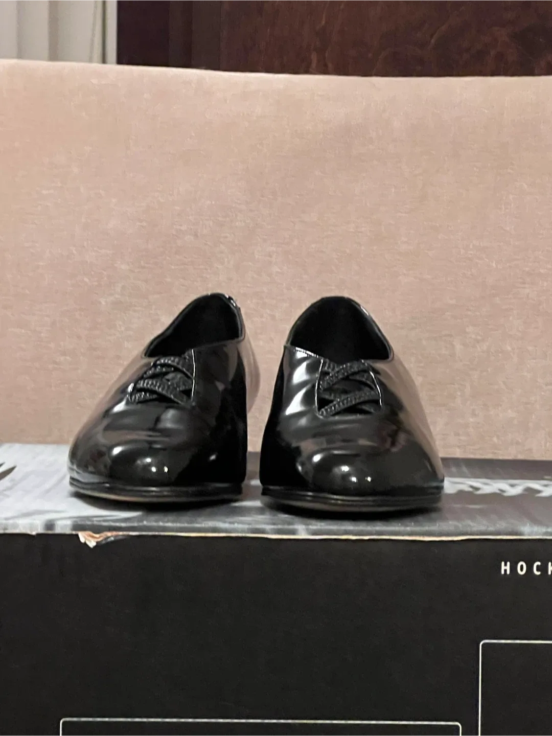 Pillow Tabitha Amalfi Black Women’s Shoes Size 7.5B. image indicator(6)