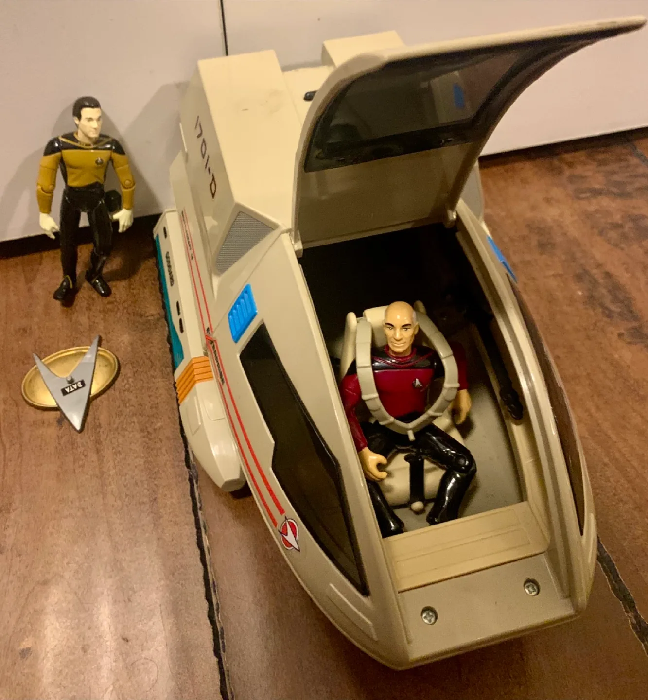 1992 Star Trek Shuttlecraft Goddard & Figures image indicator(3)