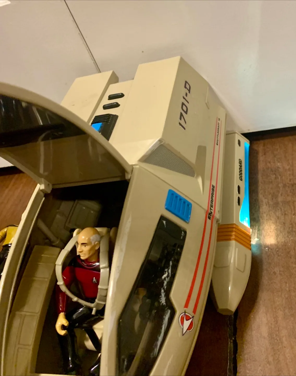 1992 Star Trek Shuttlecraft Goddard & Figures image indicator(7)