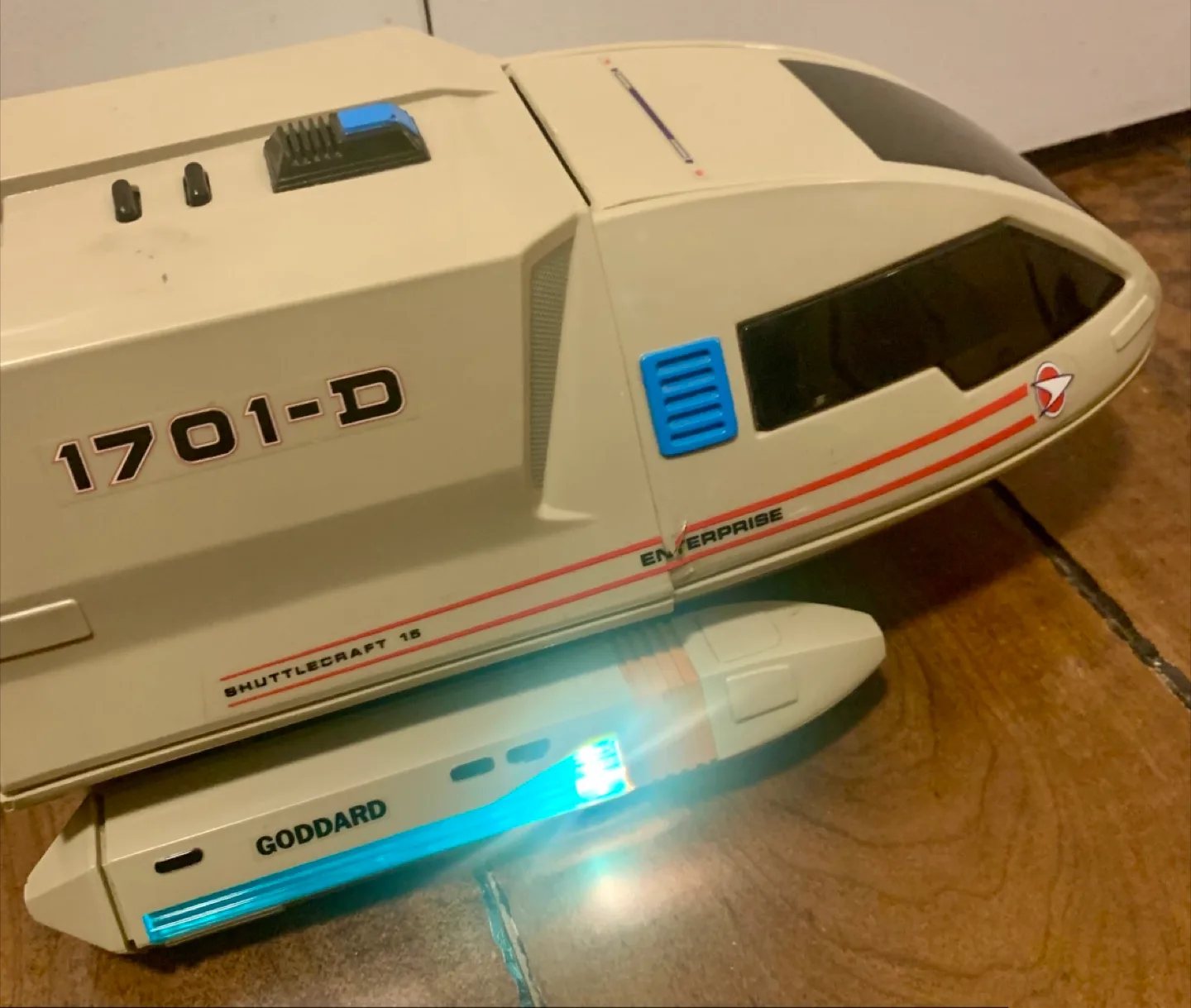 1992 Star Trek Shuttlecraft Goddard & Figures image indicator(8)