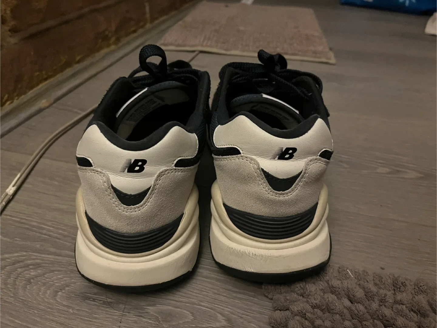 New balance shoes image indicator(2)