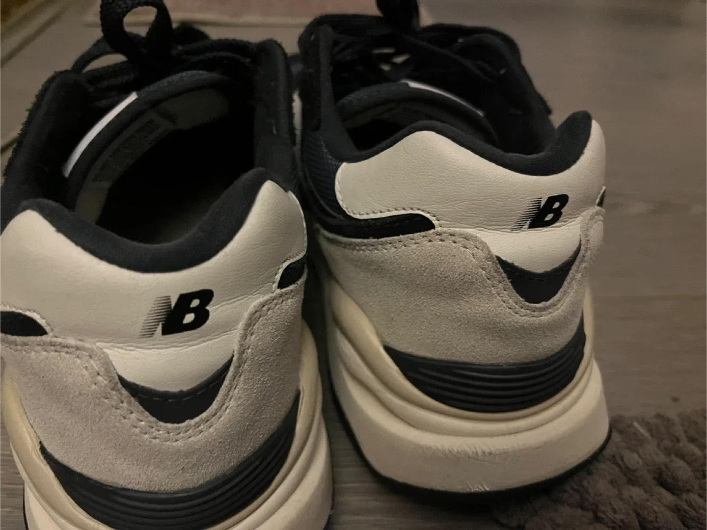 New balance shoes image indicator(3)