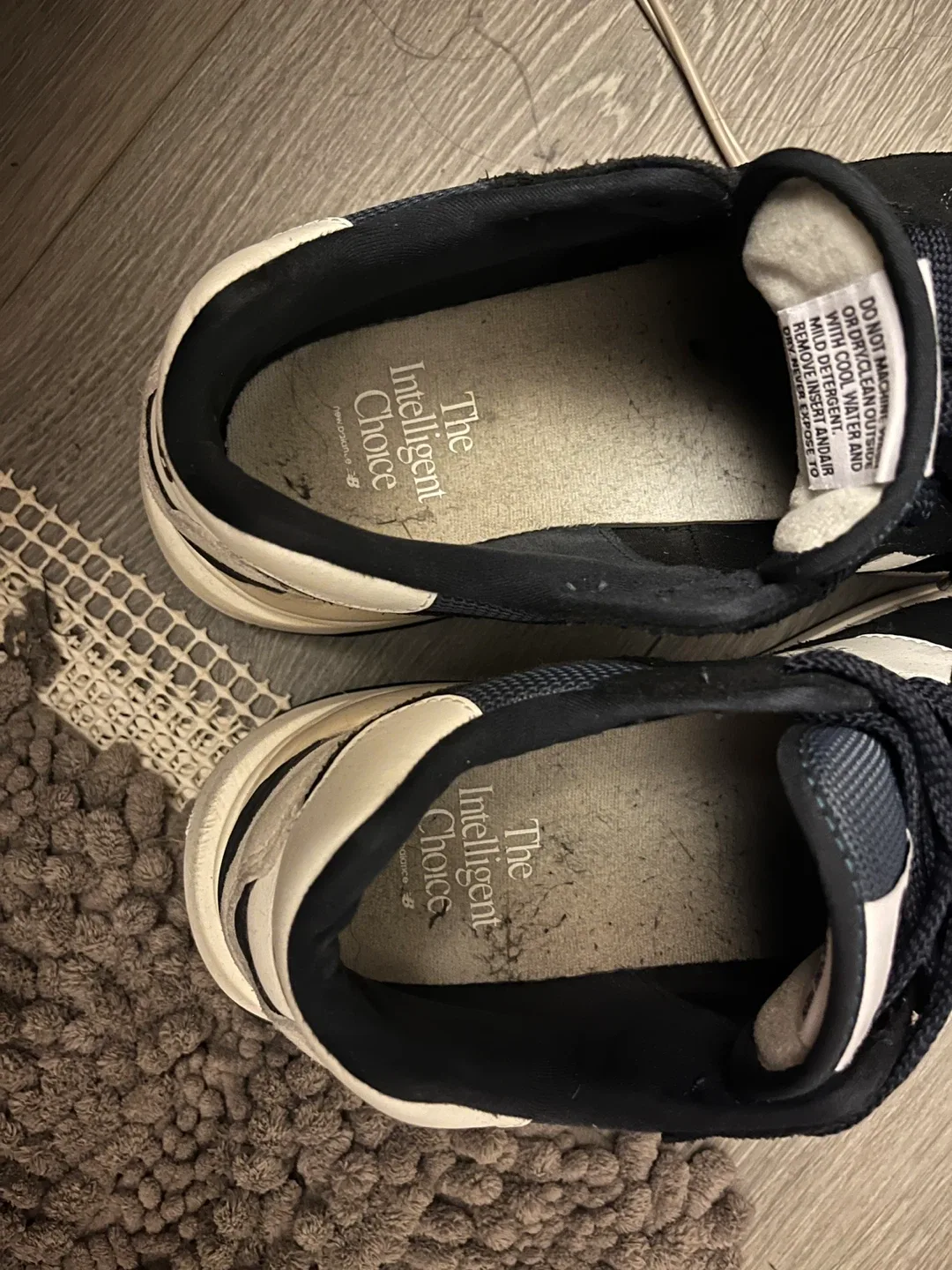 New balance shoes image indicator(4)