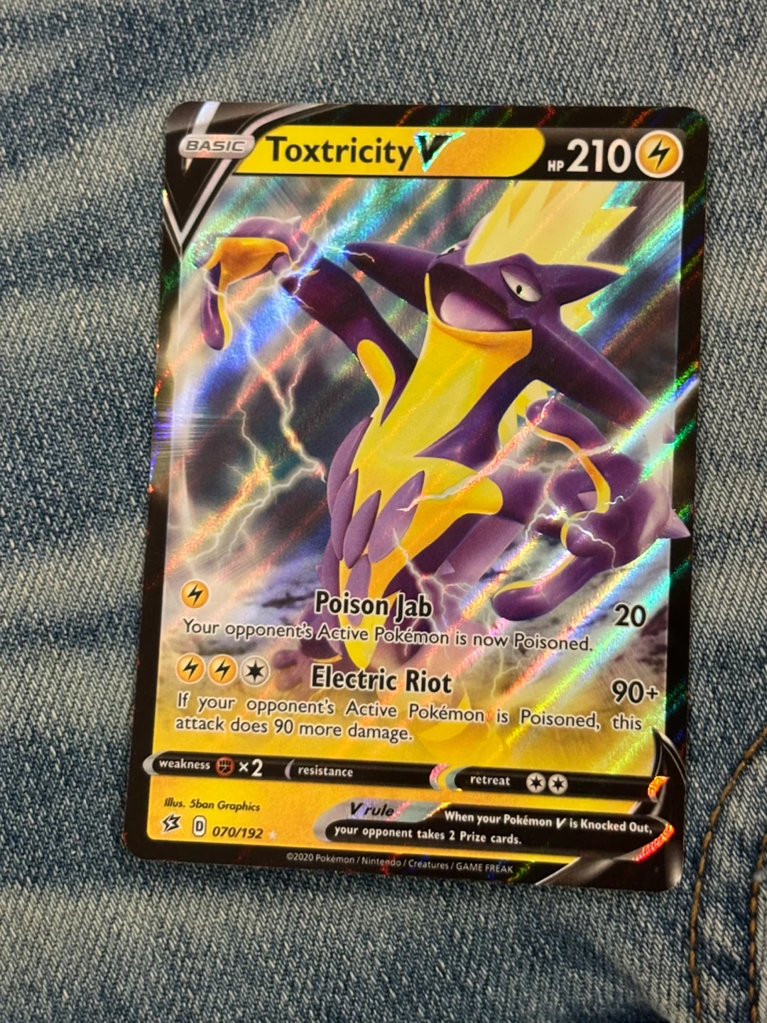Toxtricity V pokemon card