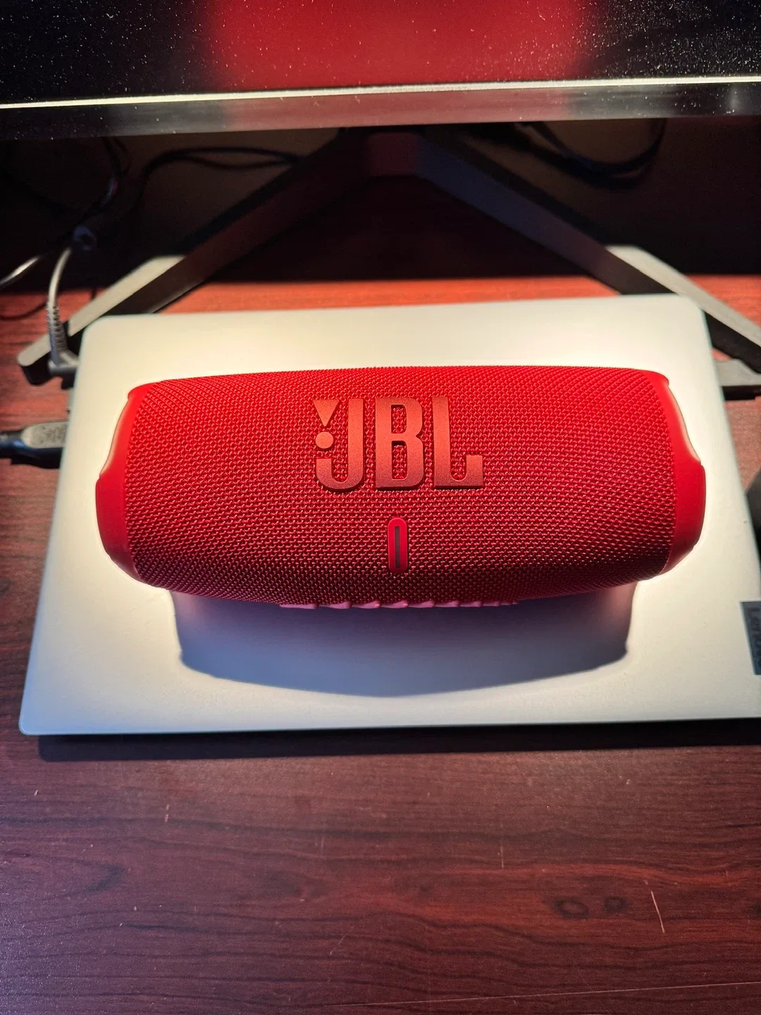 JBL Charge 5 Red Portable Bluetooth Speaker image indicator(4)