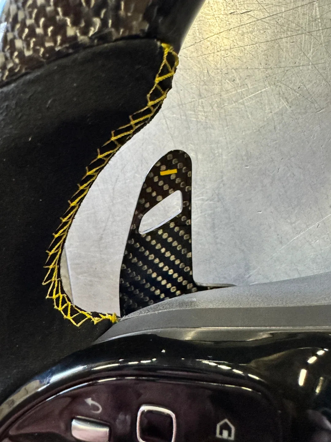 Mercedes-AMG Performance Steering Wheel image indicator(5)