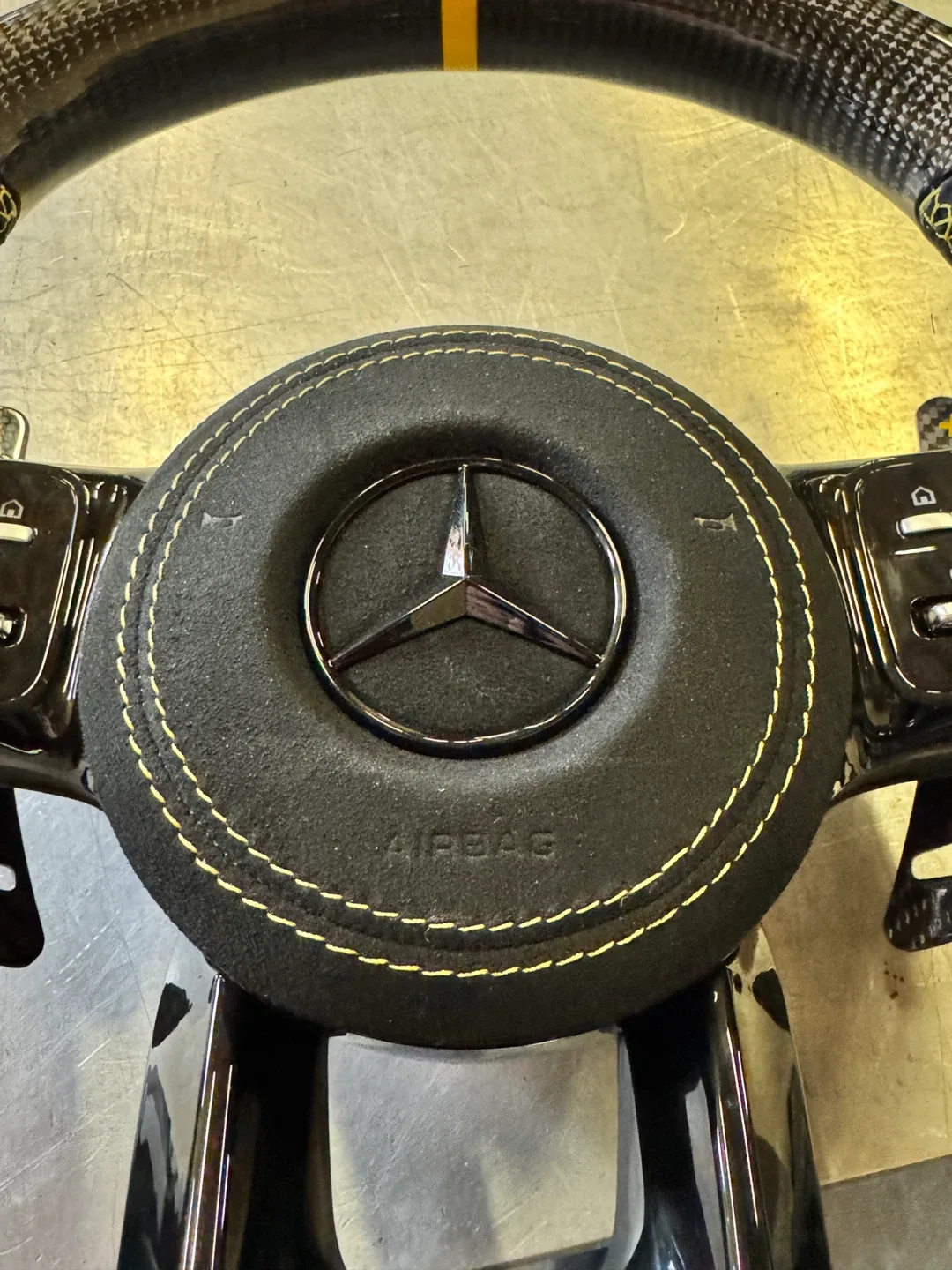 Mercedes-AMG Performance Steering Wheel image indicator(4)