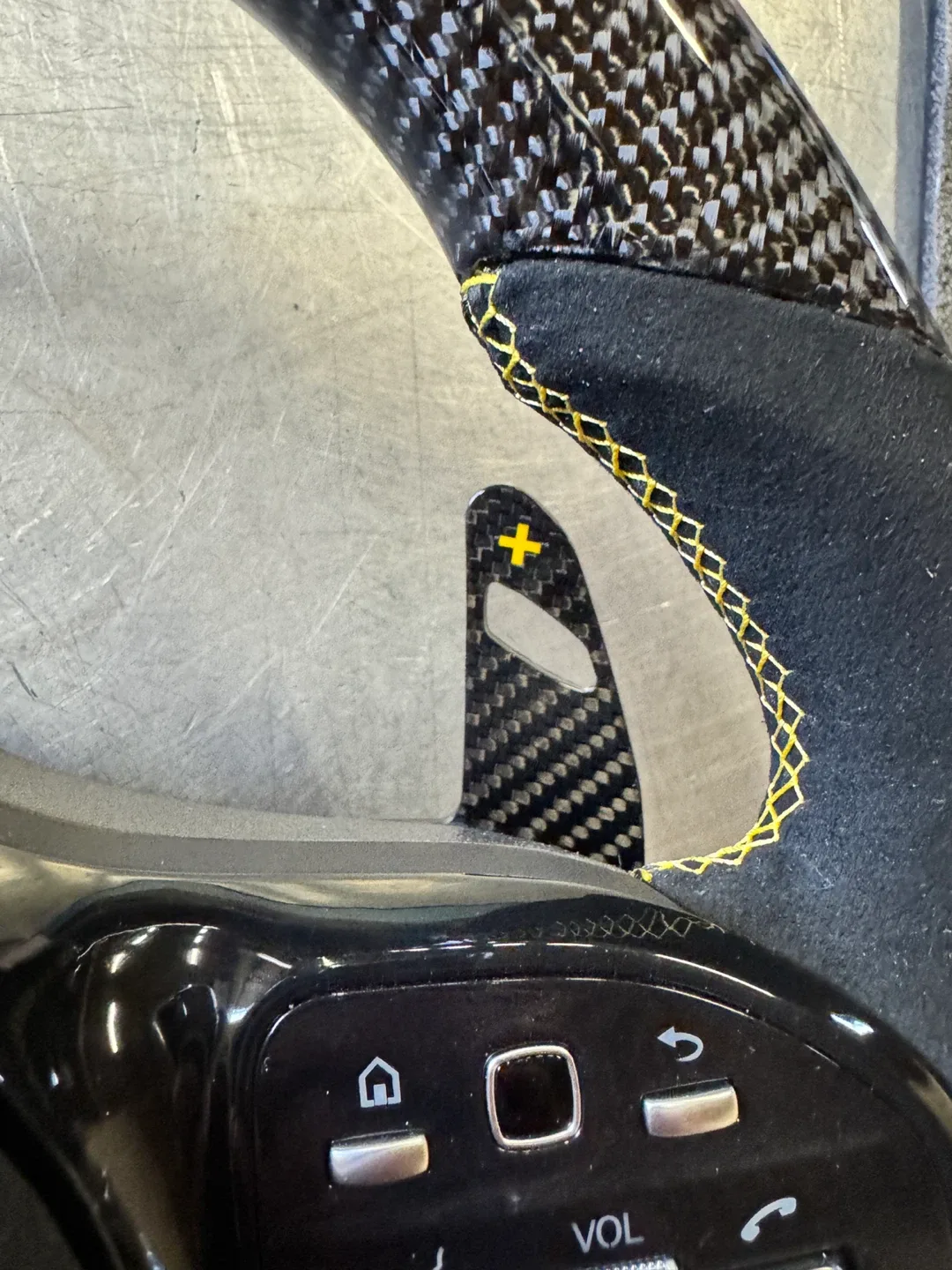 Mercedes-AMG Performance Steering Wheel image indicator(6)