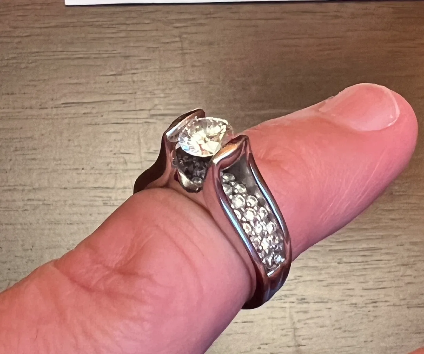 Diamond engagement ring image indicator(3)