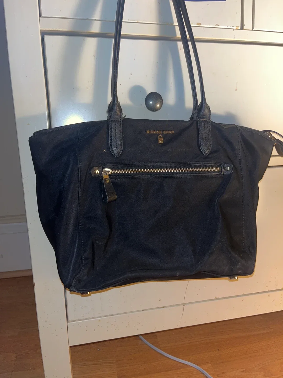 Michael Kors Black Tote Bag image indicator(4)