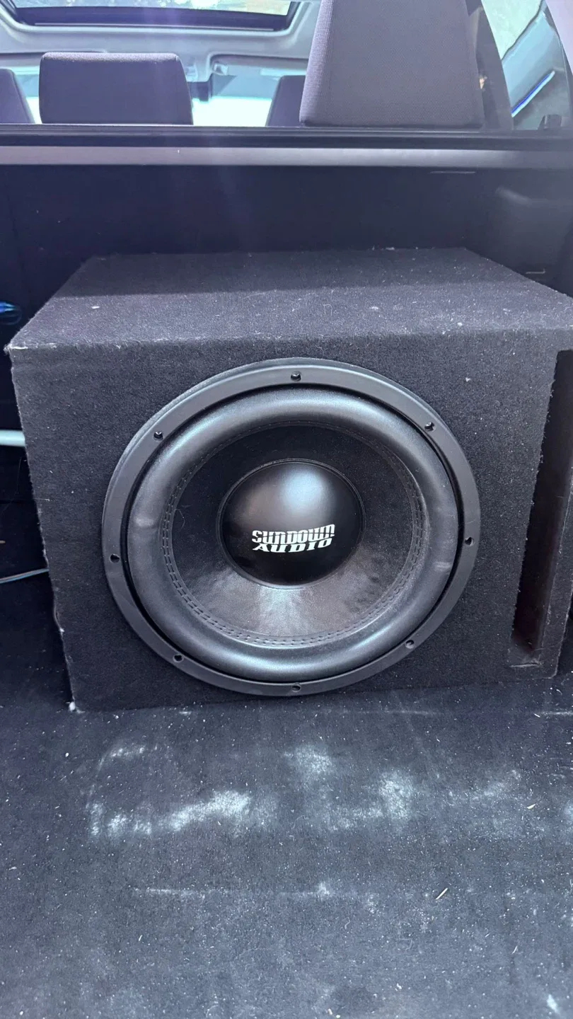 Sundown Audio Subwoofer & Alpine Amplifier image indicator(2)