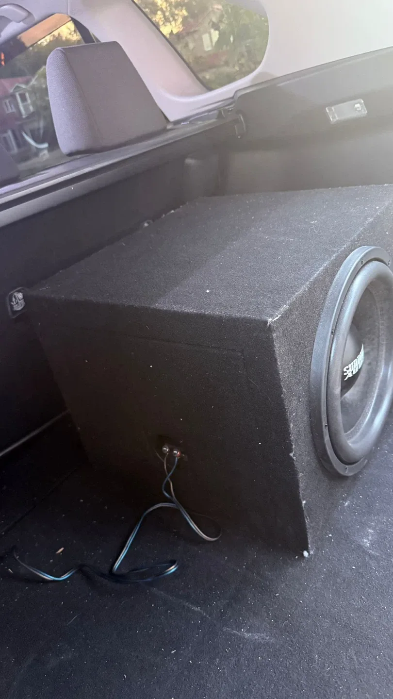Sundown Audio Subwoofer & Alpine Amplifier thumbnail