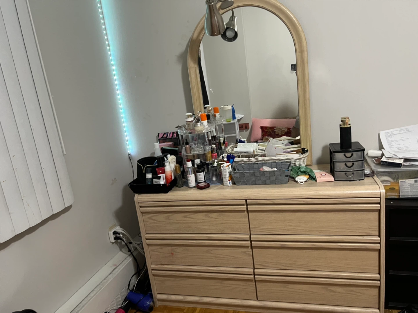 Hair Dresser with mirror - photo 2