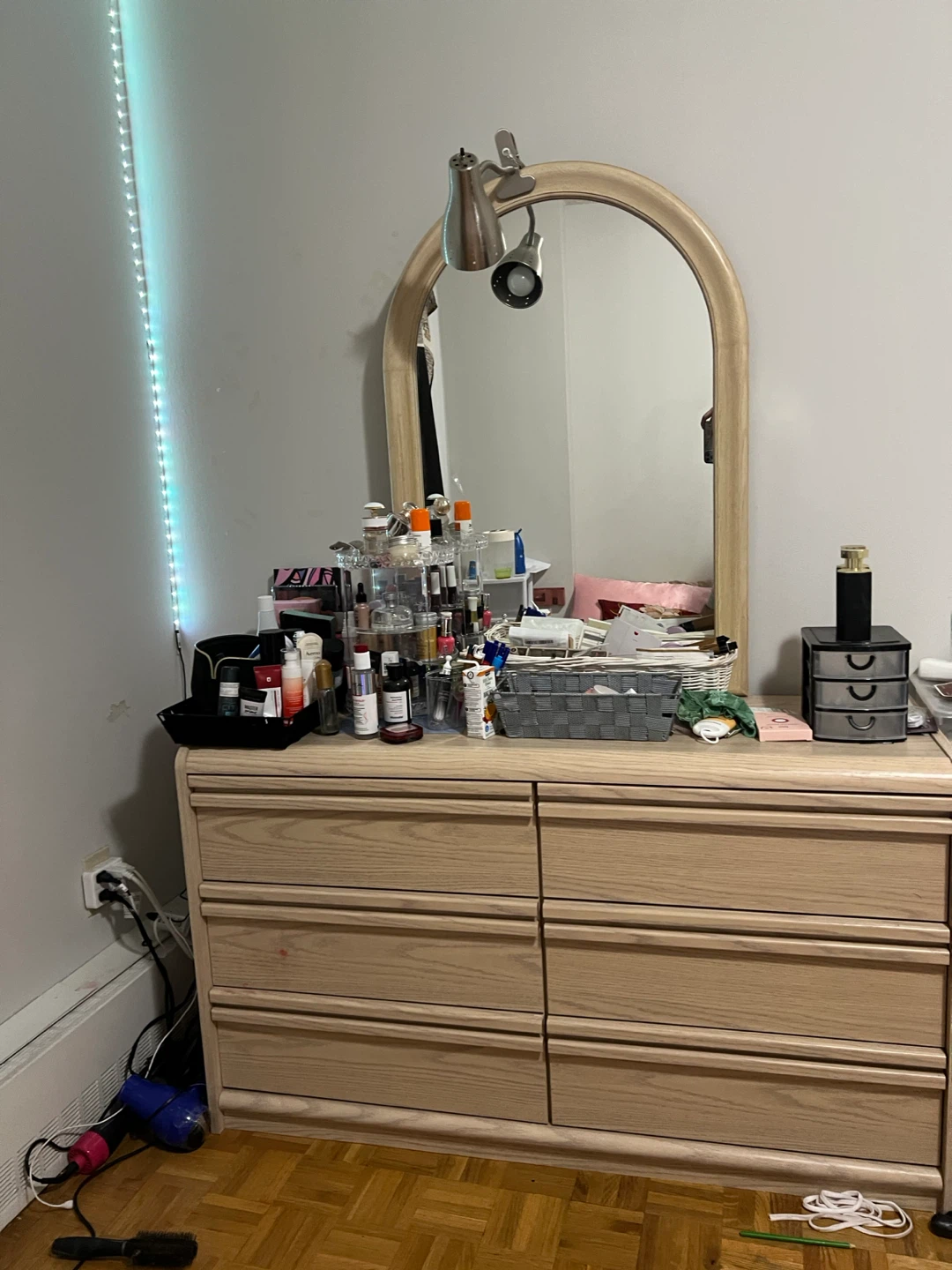 Hair Dresser with mirror
