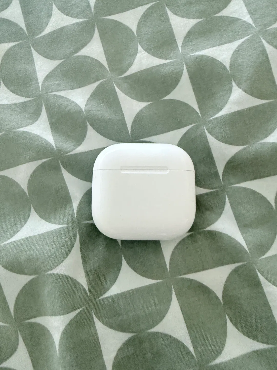 Apple AirPods Pro (2nd generation) thumbnail