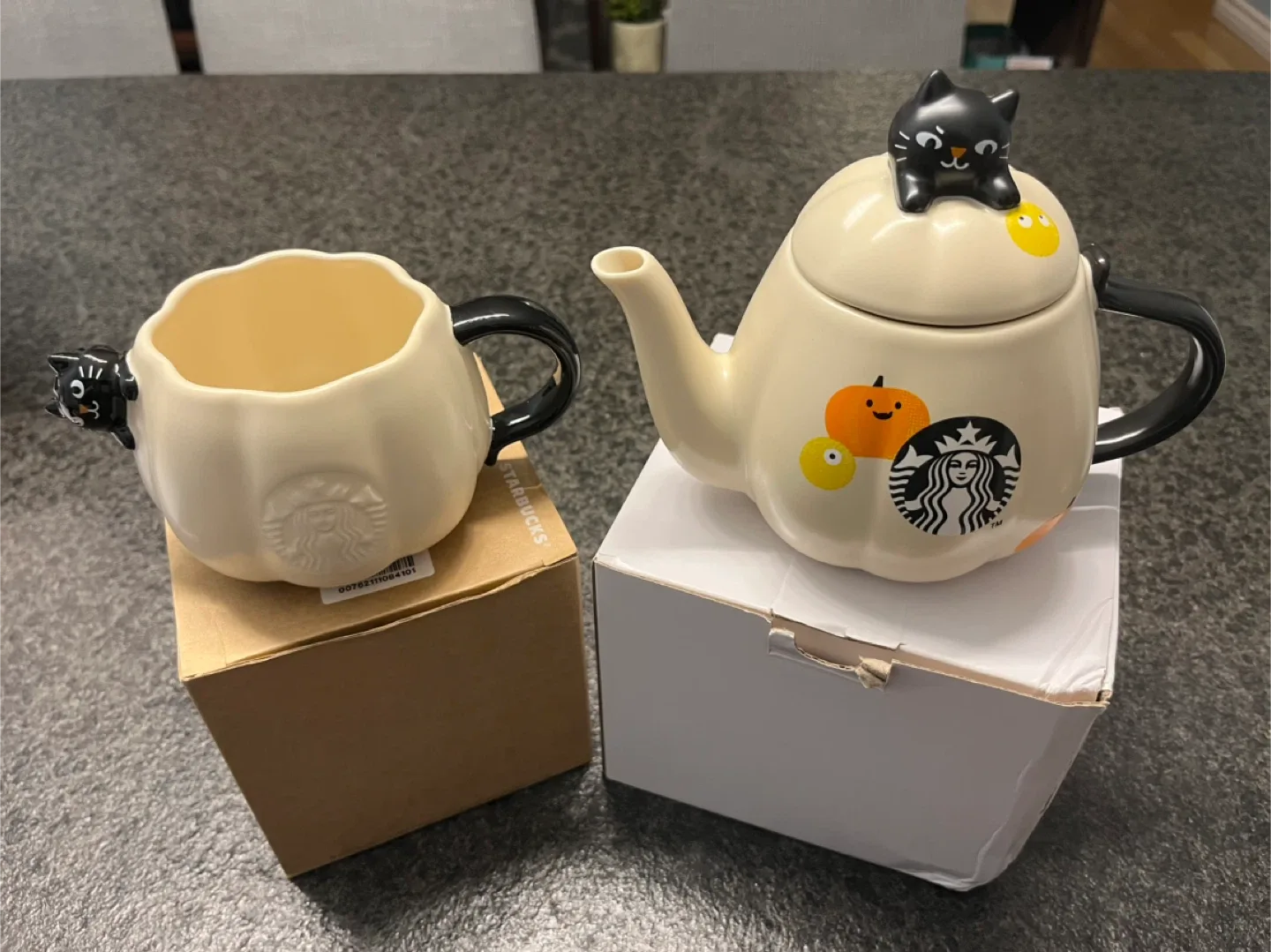 Starbucks Halloween Teapot & Mug Set - New in Box!