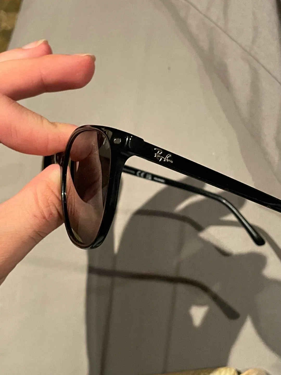 Ray-Ban LIOT 901/48 Sunglasses image indicator(4)