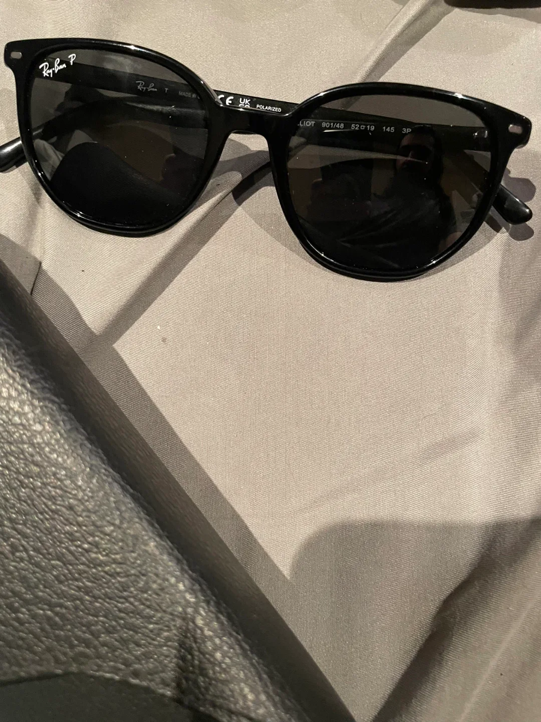 Ray-Ban LIOT 901/48 Sunglasses image indicator(3)