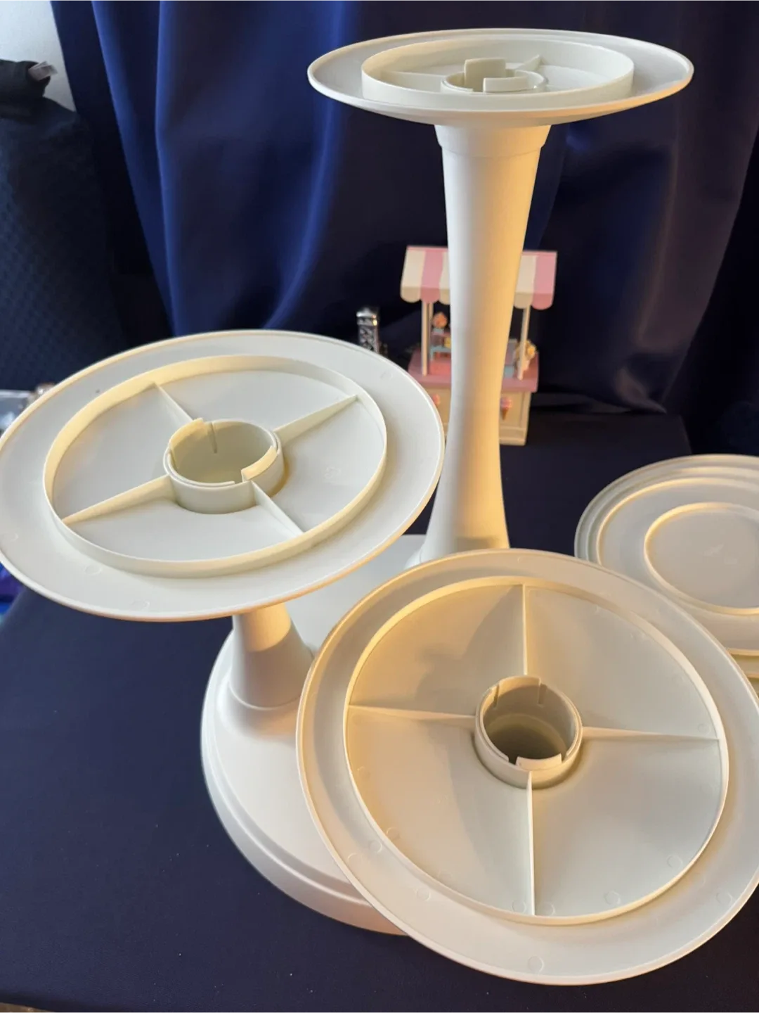 Wilton 3-Tier Pillar Cake Stand image indicator(2)