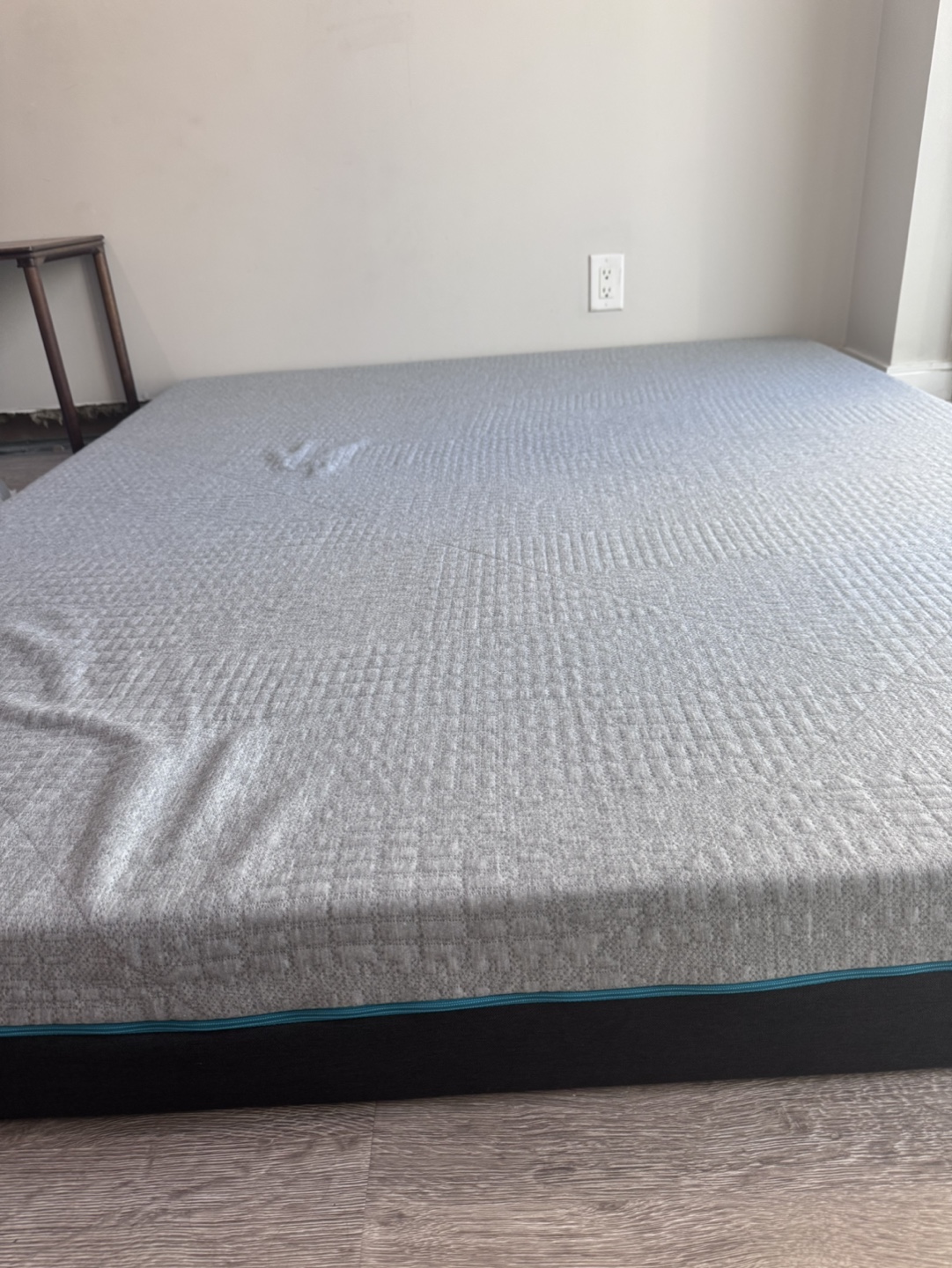 Mattress- Queen Size - Need it gone asap - photo 2
