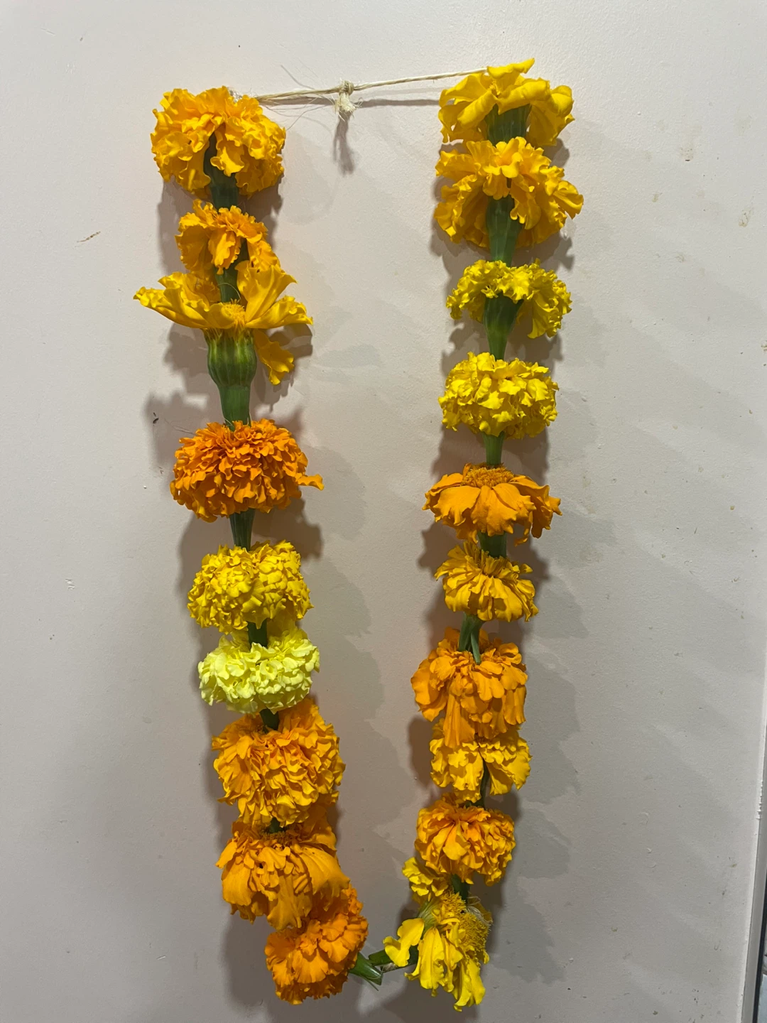 Fresh Marigold Flower Garlands – Perfect for Weddings & Events 🌼 - photo 3