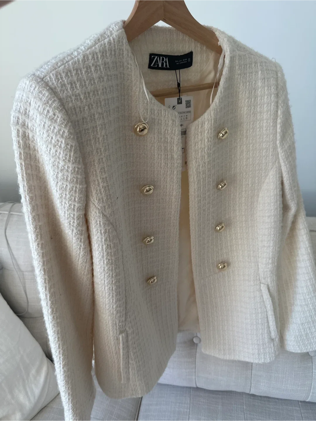 New Zara Textured Weave Blazer - Size L image indicator(5)