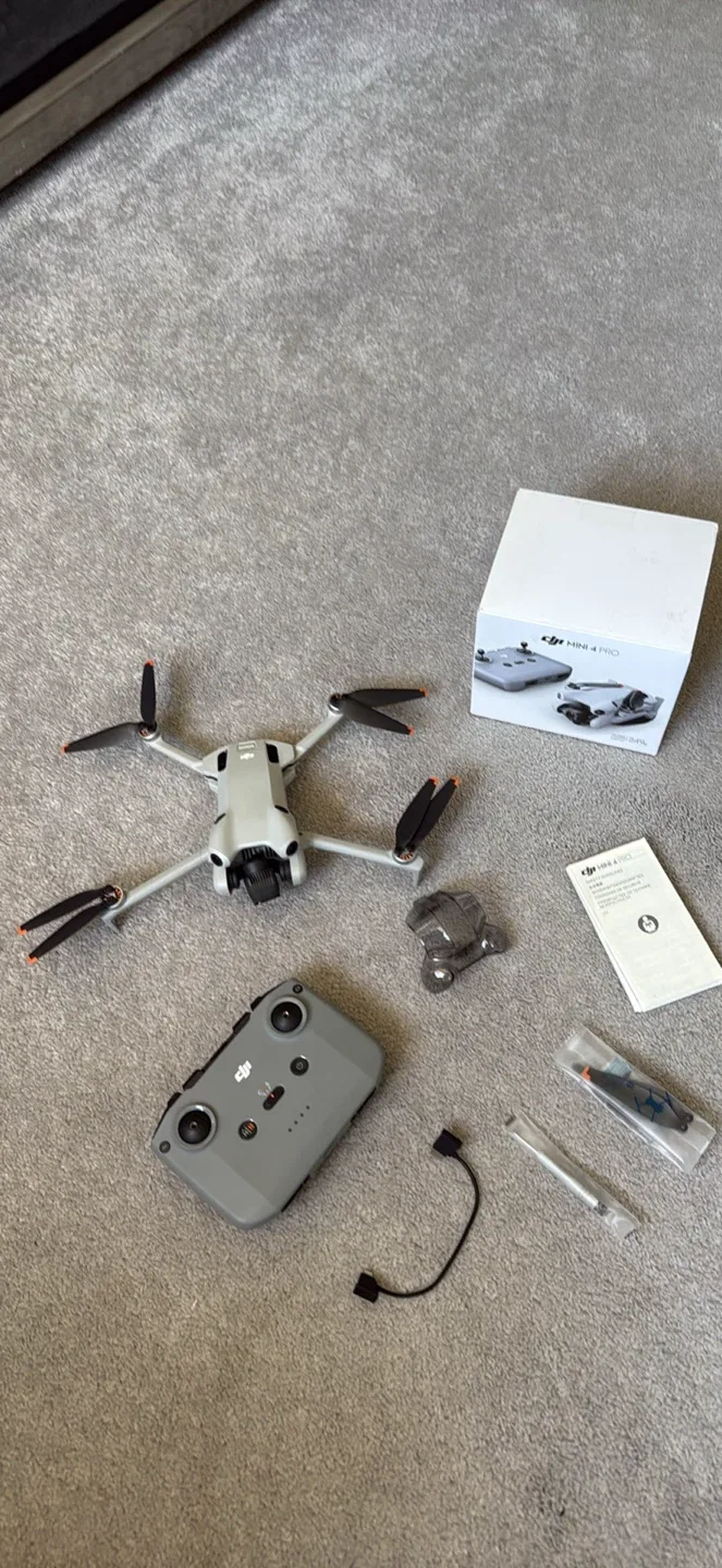 DJI Mini 4 Pro Drone - Like New! image indicator(2)