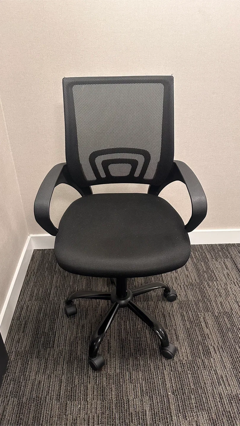 Black Mesh Office / Computer Chair thumbnail